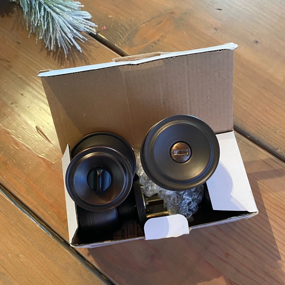 Brand New Door Knobs Set of 6